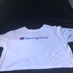 ❤️White champion shirt❤️(crop top)